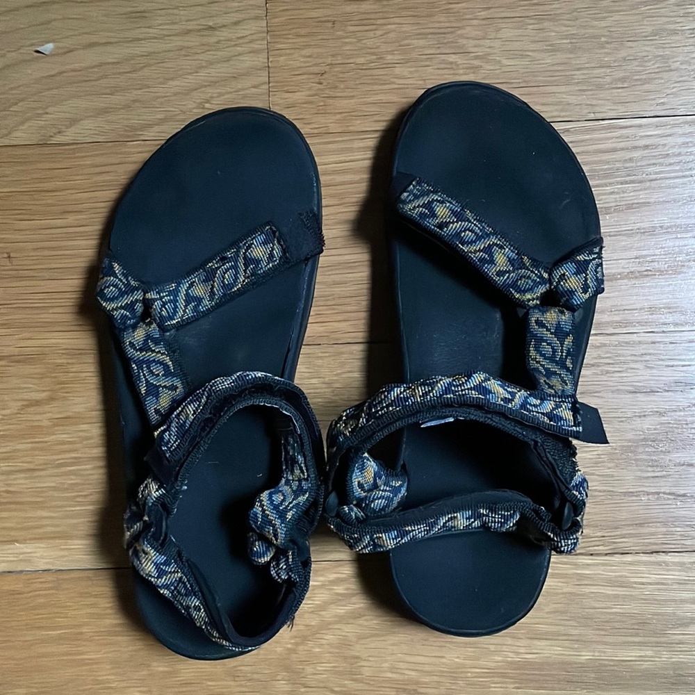 TEVA Hurricane Sport Sandals 68428
Black blue Yellow flowers